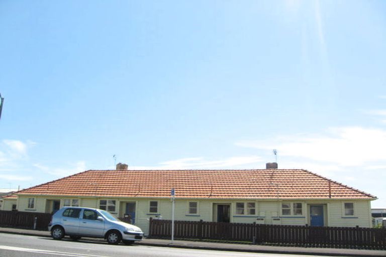 Photo of property in 144-150 Saint Aubyn Street, New Plymouth, 4310