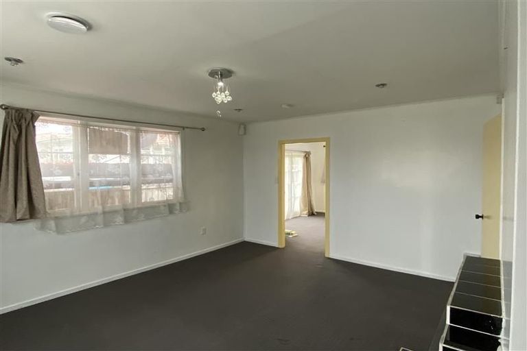 Photo of property in 1/32 Great South Road, Papakura, 2110