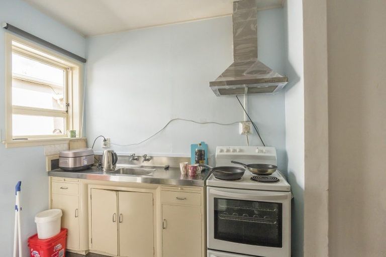 Photo of property in 53 Hawker Street, Mount Victoria, Wellington, 6011