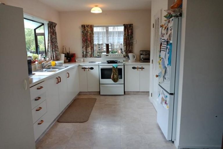 Photo of property in 2/12 Raukawa Street, Stokes Valley, Lower Hutt, 5019