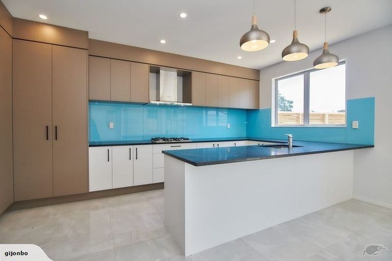 Photo of property in 55a Neal Avenue, Glenfield, Auckland, 0629