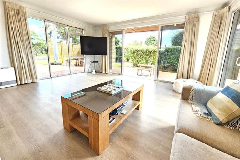 Photo of property in 110 Totara Place, Matarangi, Whitianga, 3592