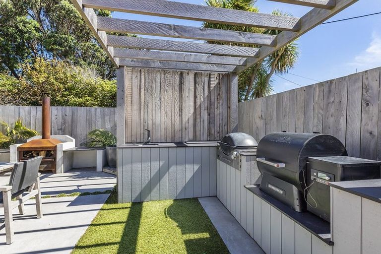 Photo of property in 75 Dundas Street, Seatoun, Wellington, 6022