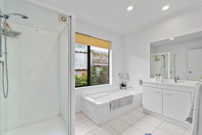 Photo of property in 90a Ridge Road, Howick, Auckland, 2014