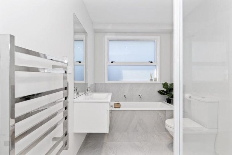 Photo of property in 63 Te Kio Crescent, Papamoa Beach, Papamoa, 3118