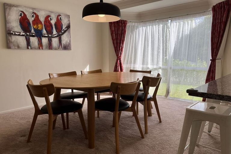 Photo of property in 8 Ballini Rise, West Harbour, Auckland, 0618