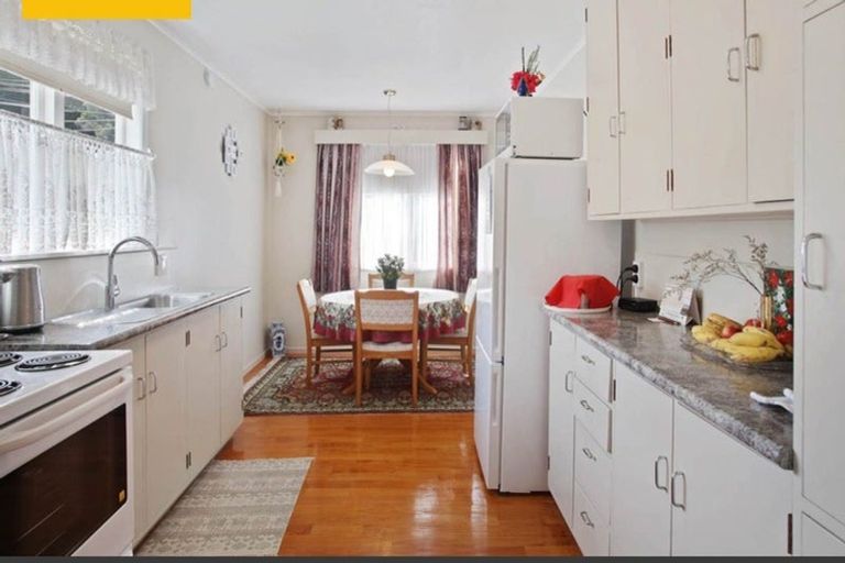 Photo of property in 70 Lake Road, Northcote, Auckland, 0627