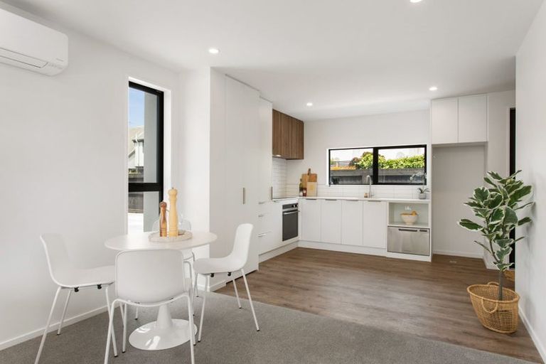 Photo of property in 4/13 Goldsmith Place, Waltham, Christchurch, 8023