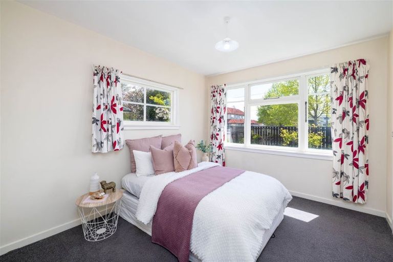 Photo of property in 218 Weston Road, St Albans, Christchurch, 8052