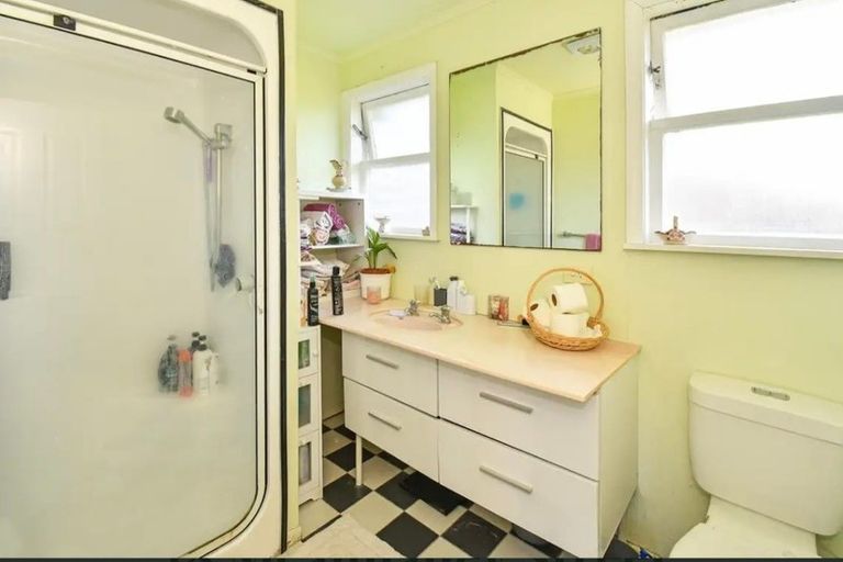 Photo of property in 18 Mcannalley Street, Manurewa East, Auckland, 2102