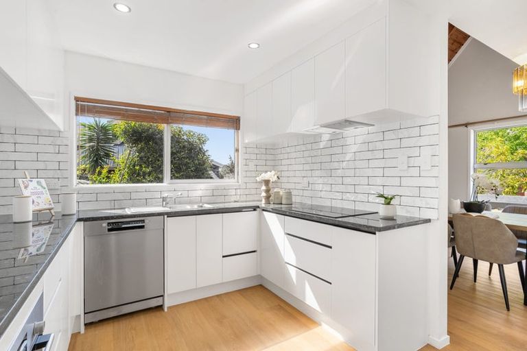 Photo of property in 12 Honeysuckle Lane, Mairangi Bay, Auckland, 0630