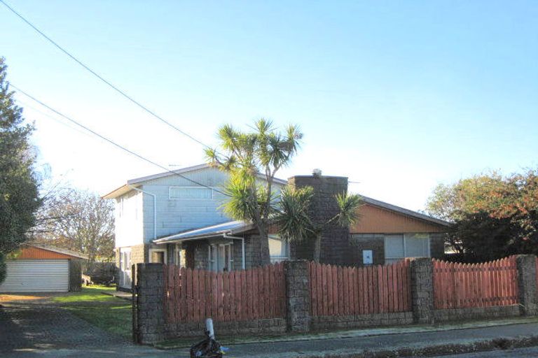 Photo of property in 14 Mortlake Street, Islington, Christchurch, 8042