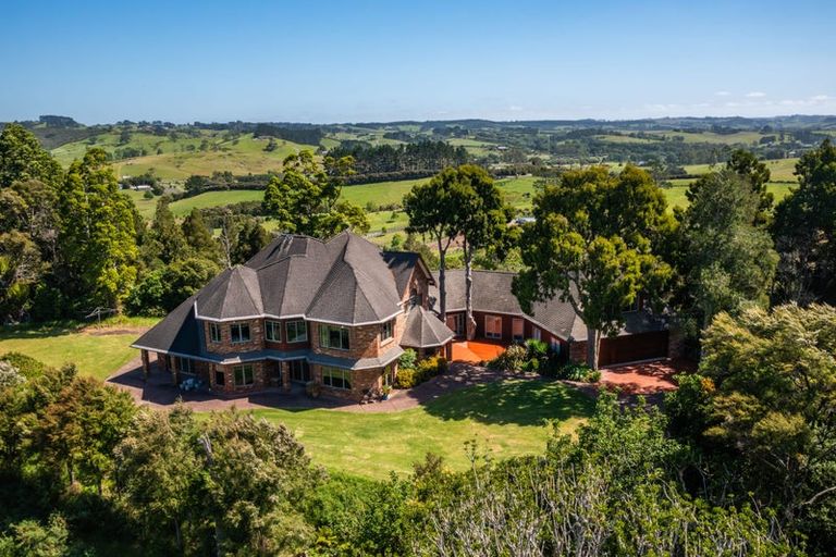 Photo of property in 251 Whitehills Road, Waitoki, 0994
