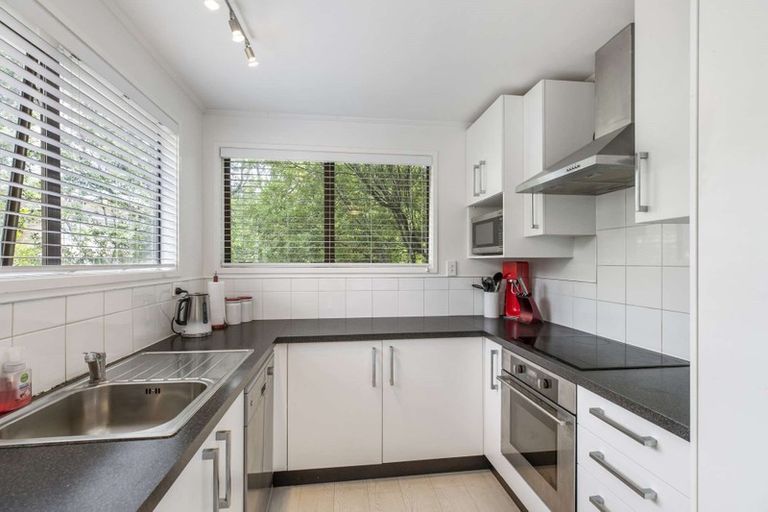 Photo of property in 29a Pisces Road, Glen Eden, Auckland, 0602