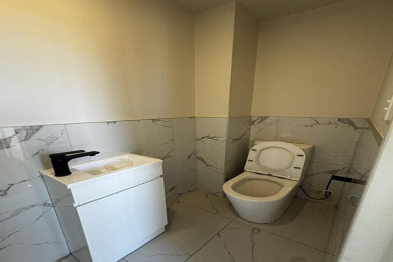 Photo of property in 49c Riverton Drive, Randwick Park, Auckland, 2105