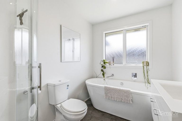 Photo of property in 9 Simon Street, Tawhero, Whanganui, 4501