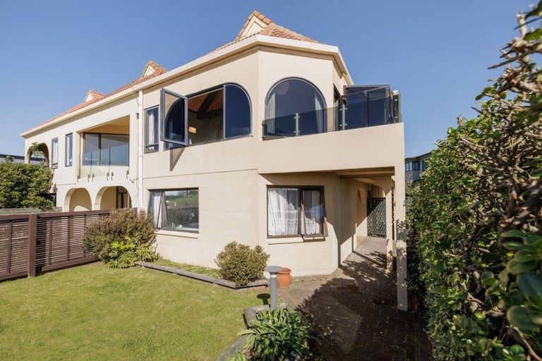 Photo of property in 207c Marine Parade, Mount Maunganui, 3116