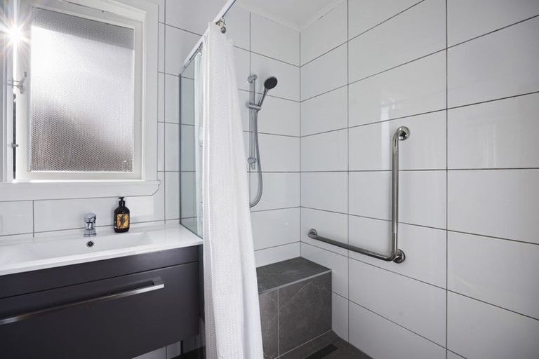 Photo of property in 42 Reid Avenue, Hawera, 4610