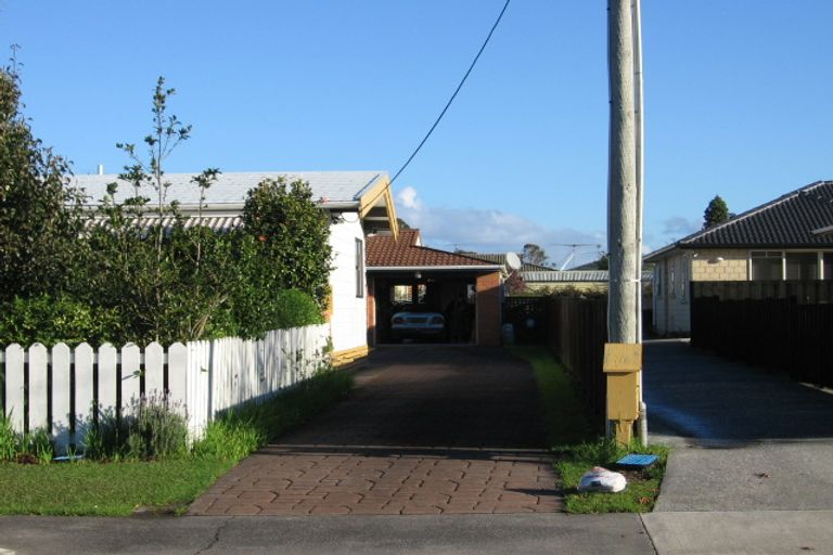 Photo of property in 2/25 Doment Crescent, Orewa, 0931