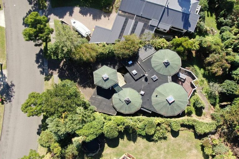 Photo of property in 11 Aquarius Drive, Kawaha Point, Rotorua, 3010