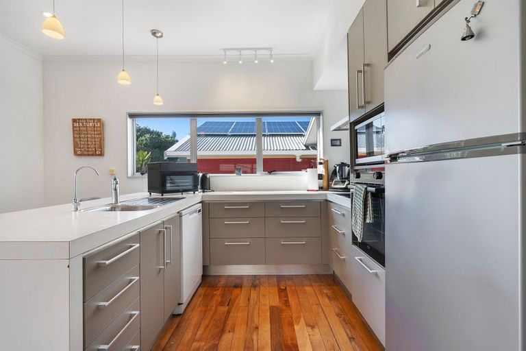 Photo of property in 243 One Tree Point Road, One Tree Point, 0118