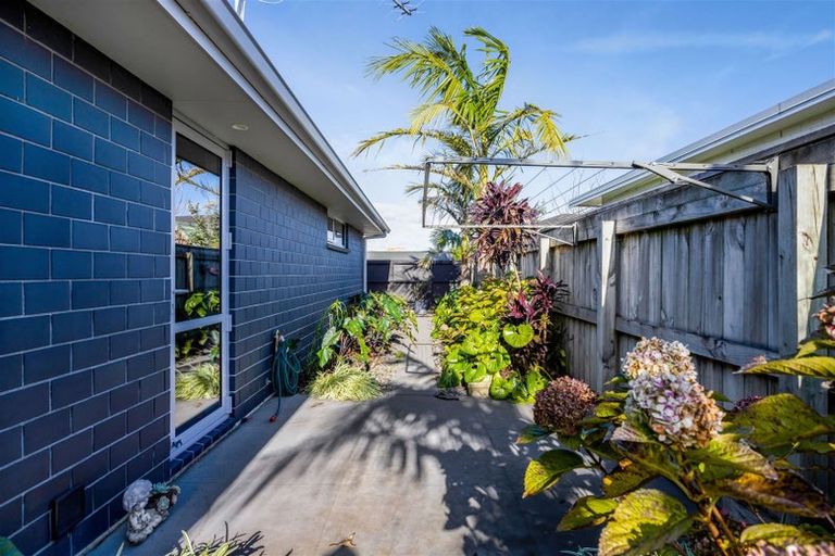Photo of property in 15 Keene Drive, Bell Block, New Plymouth, 4312