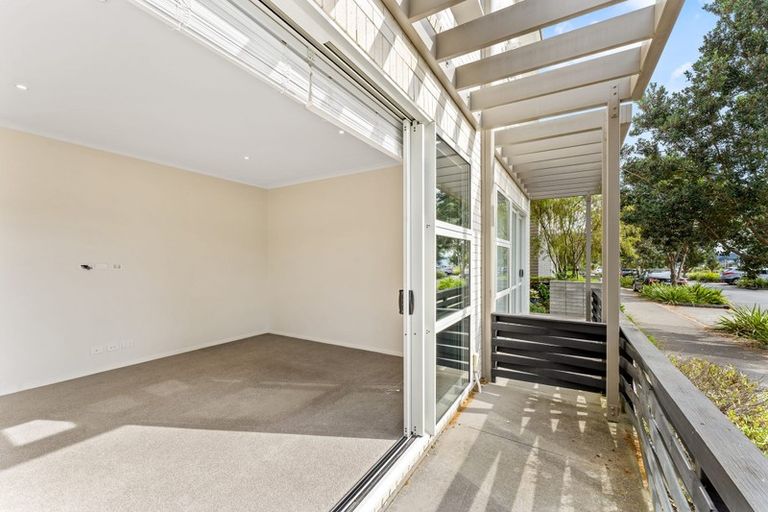 Photo of property in 9 De Havilland Road, Hobsonville, Auckland, 0616