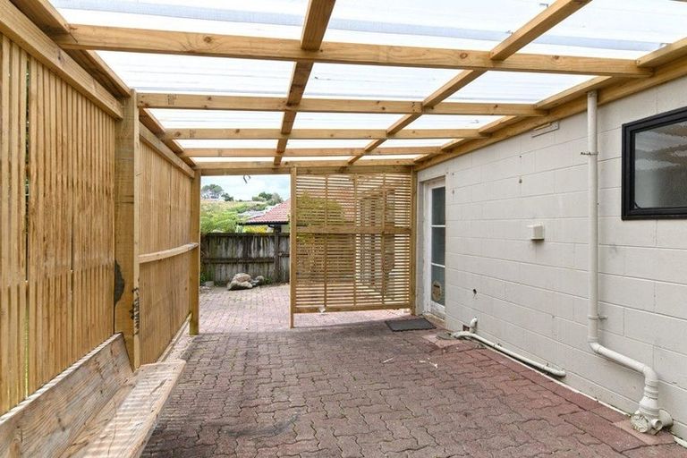 Photo of property in 7 Valdese Rise, Browns Bay, Auckland, 0630