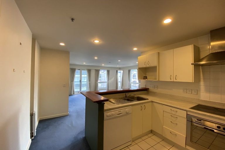 Photo of property in Terrace Heights Apartments, 9b/163 The Terrace, Wellington Central, Wellington, 6011