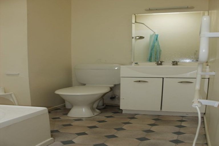 Photo of property in 1/118 Nile Road, Milford, Auckland, 0620