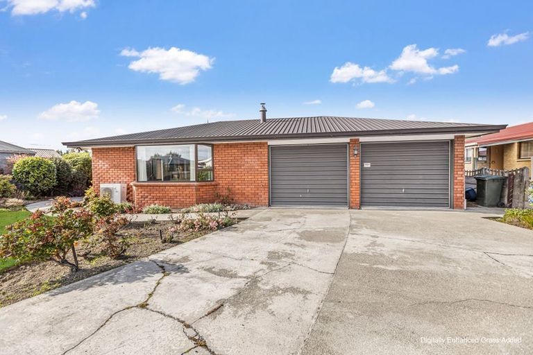 Photo of property in 14 Merlin Place, Gore, 9710