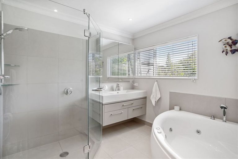 Photo of property in 151a Whangaparaoa Road, Red Beach, 0932