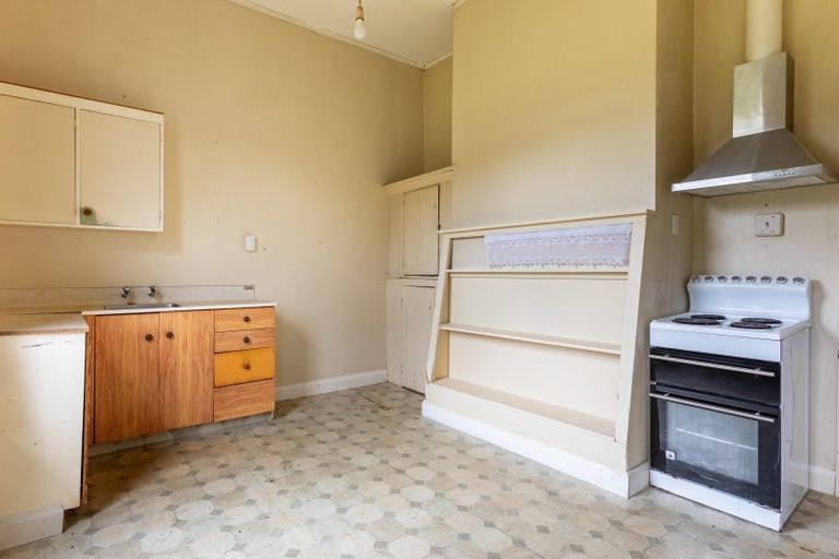 Photo of property in 17 Allardice Street, Dannevirke, 4930