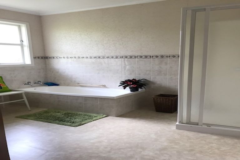 Photo of property in 20 Clare Street, Cambridge, 3434