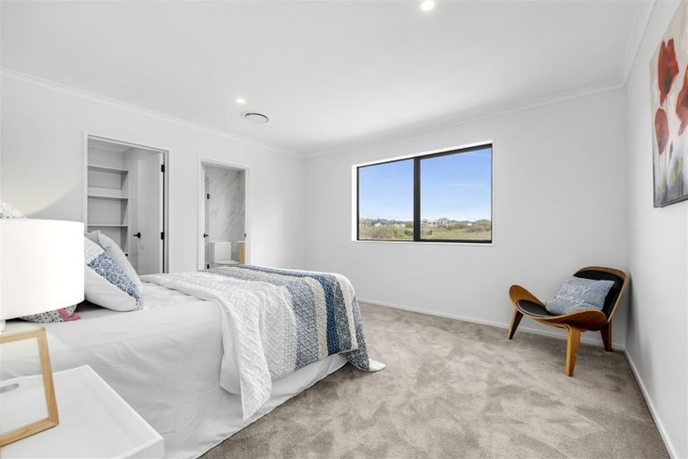 Photo of property in 215a Murphys Road, Flat Bush, Auckland, 2019