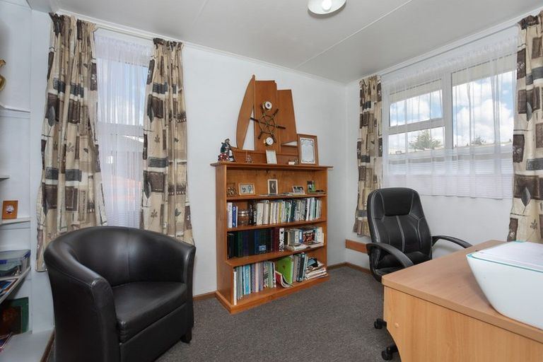 Photo of property in 14 Fergusson Street, Marton, 4710