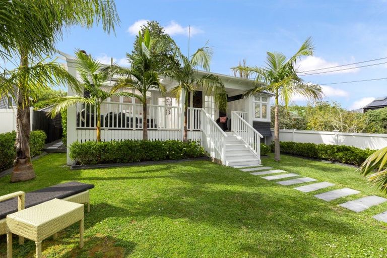 Photo of property in 35 William Denny Avenue, Westmere, Auckland, 1022