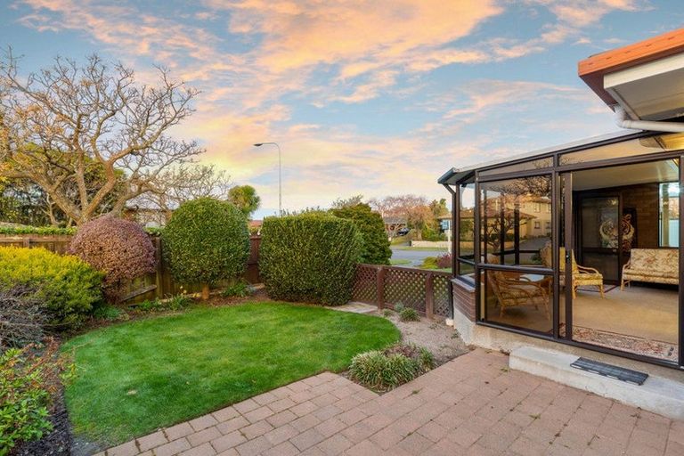 Photo of property in 9 Lowry Avenue, Redwood, Christchurch, 8051