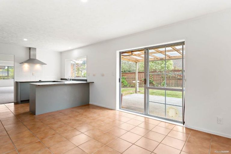 Photo of property in 23 Centorian Drive, Windsor Park, Auckland, 0632