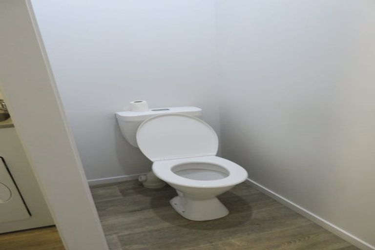 Photo of property in 4171a Great North Road, Glen Eden, Auckland, 0602