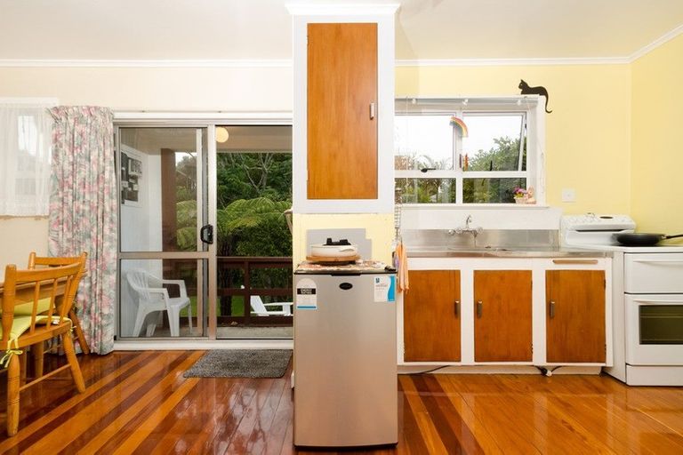 Photo of property in 9 Mcleod Road, Henderson, Auckland, 0612