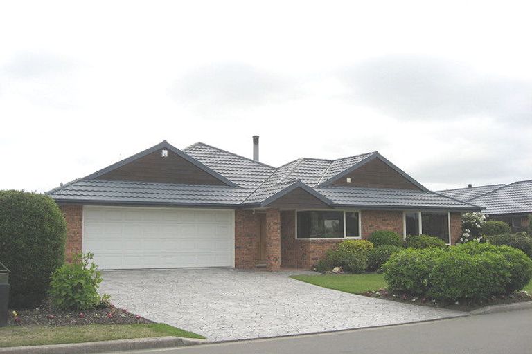 Photo of property in 5 Wisteria Place, Parklands, Christchurch, 8083