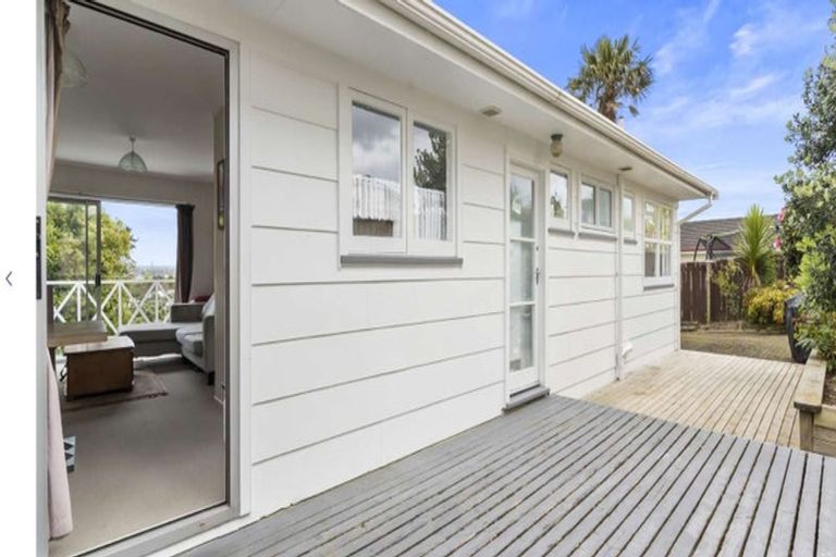 Photo of property in 1/11 Talavera Place, Te Atatu South, Auckland, 0602