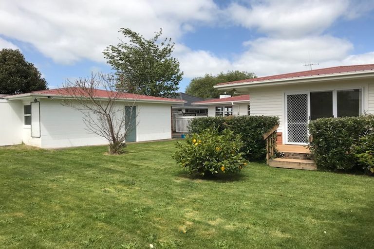 Photo of property in 20 Clare Street, Cambridge, 3434