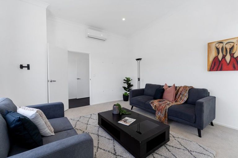 Photo of property in 5 Butler Place, Fitzherbert, Palmerston North, 4410