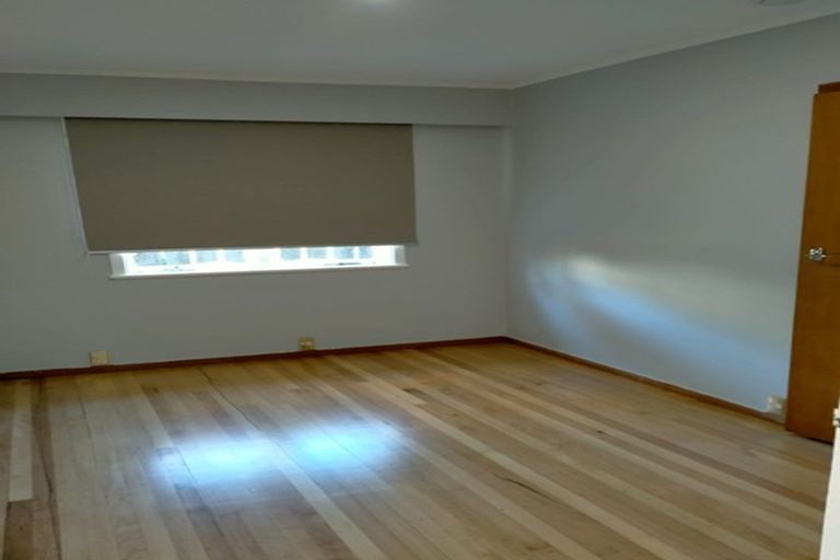 Photo of property in 18 Sarona Avenue, Glen Eden, Auckland, 0602