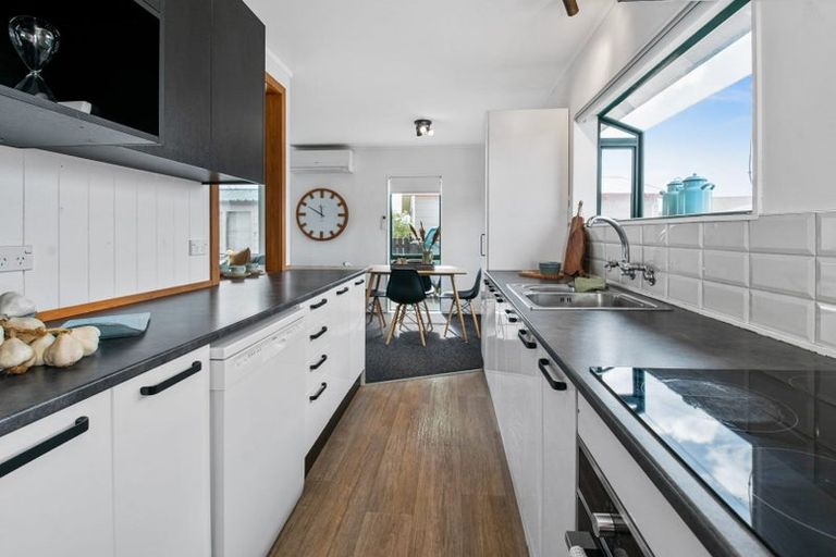 Photo of property in 6 Titiro Way, Welcome Bay, Tauranga, 3112