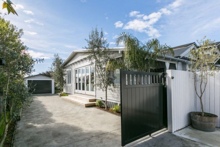 Photo of property in 105 Georges Drive, Napier South, Napier, 4110