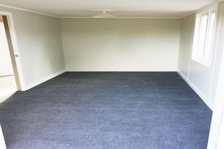 Photo of property in 10 Edmund Hillary Avenue, Papakura, 2110