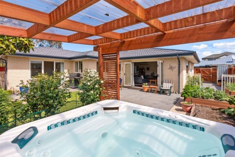 Photo of property in 39a Becmead Drive, Harewood, Christchurch, 8051